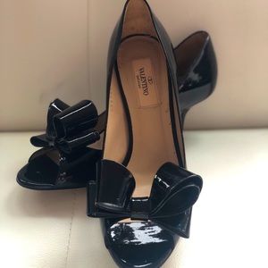 VALENTINO Patent Couture Bow Peep Toe Low Heel Pumps